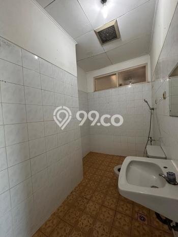 For Sale Rumah 5 Kamar Lokasi Strategis Nyaman dan Strategis di Cakung For Sale Rumah 5 Kamar Lokasi Strategis Nyaman dan Strategis di Cakung