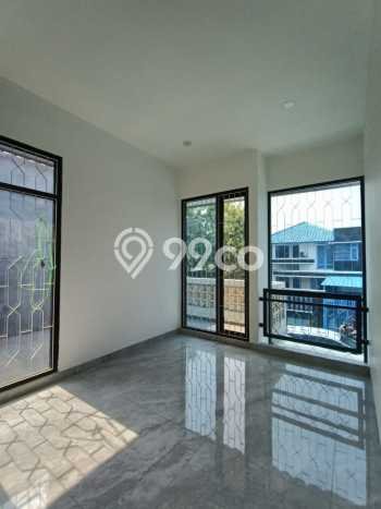 Lokasi strategis! Rumah siap pakai dikontrakkan di Cakung LB 175m2 Lokasi strategis! Rumah siap pakai dikontrakkan di Cakung LB 175m2