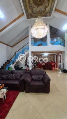 Dijual Rumah Mewah Megah Dengan View Eksklusif di Jatiwaringin, Jakarta Timur Dijual Rumah Mewah Megah Dengan View Eksklusif di Jatiwaringin, Jakarta Timur