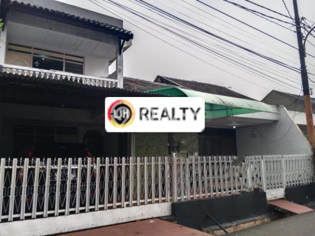 Rumah Impian dengan Luas Tanah 150m² di Lingkungan Asri Duren Sawit, Jakarta Timur Rumah Impian dengan Luas Tanah 150m² di Lingkungan Asri Duren Sawit, Jakarta Timur
