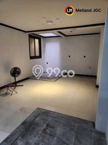 Rumah Luxury Modern Siap Huni di Pondok Bambu Jakarta Timur Rumah Luxury Modern Siap Huni di Pondok Bambu Jakarta Timur