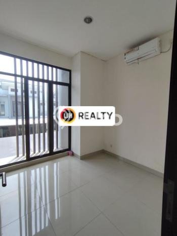 HARGA SPESIAL! Rumah di Cakung, Dekat Fasilitas, 3 KT, Luas 90m² Bangunan 63m² HARGA SPESIAL! Rumah di Cakung, Dekat Fasilitas, 3 KT, Luas 90m² Bangunan 63m²