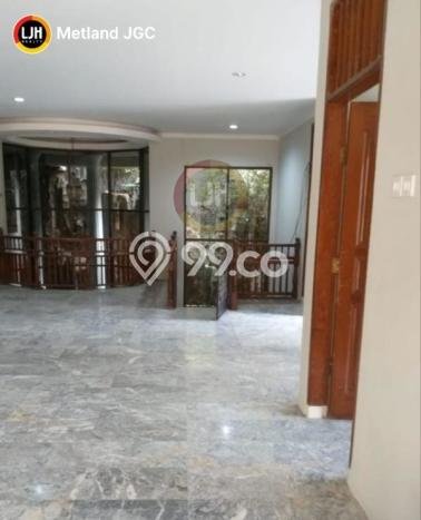 Rumah Elit LB 500m2 Siap Pakai Desain Elegan di Kepa Duri, Jakarta Barat Rumah Elit LB 500m2 Siap Pakai Desain Elegan di Kepa Duri, Jakarta Barat
