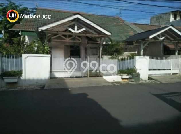 Dijual Rumah Premium dengan Fasilitas Sekitar Komplit di Duren Sawit, Jakarta Timur Dijual Rumah Premium dengan Fasilitas Sekitar Komplit di Duren Sawit, Jakarta Timur