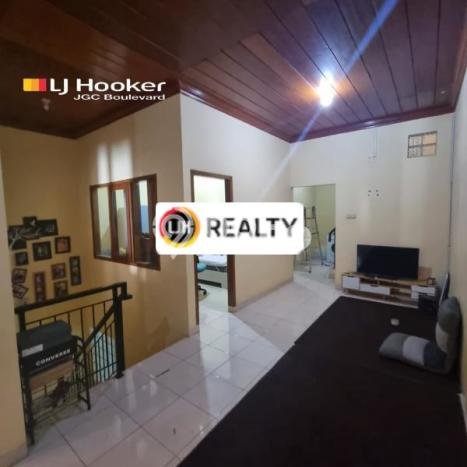 HARGA SPECIAL! Rumah Asri lokasi Tarumajaya, Luas 131m² Bangunan 260m² HARGA SPECIAL! Rumah Asri lokasi Tarumajaya, Luas 131m² Bangunan 260m²