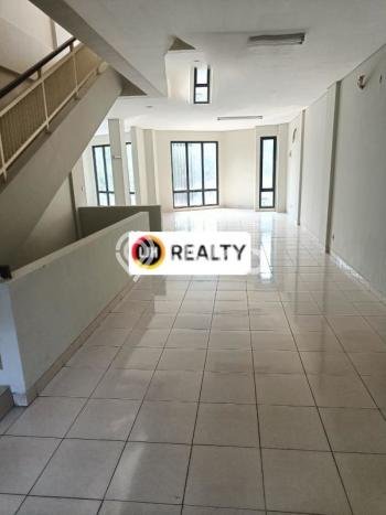 Bisa KPR! Rumah Asri area Cakung, Luas 170m² Bangunan 450m² Bisa KPR! Rumah Asri area Cakung, Luas 170m² Bangunan 450m²