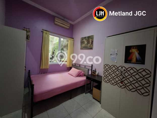 Ready to Use! Luxury House LT 210m2 Desain Elegan di Pondok Kelapa Ready to Use! Luxury House LT 210m2 Desain Elegan di Pondok Kelapa