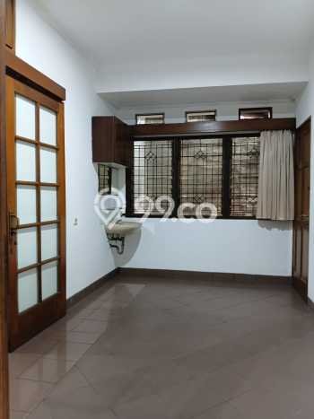 Hunian Mewah Siap Huni LT 261m2 di Kebayoran Baru, Jakarta Selatan Hunian Mewah Siap Huni LT 261m2 di Kebayoran Baru, Jakarta Selatan