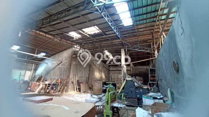Disewakan Gudang di Kawasan Ramai Karang Satria Luas 1000m2 Disewakan Gudang di Kawasan Ramai Karang Satria Luas 1000m2