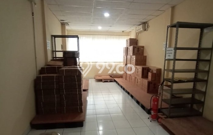 Ruko Dijual di Prime Area Jakarta Timur Luas 231m2 Ruko Dijual di Prime Area Jakarta Timur Luas 231m2