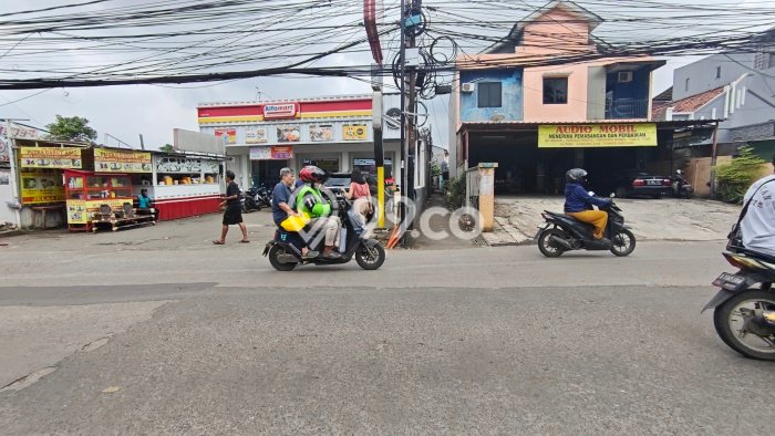 Unit Komersial Dijual di Cimanggis Depok Luas Bangunan 450m2 Unit Komersial Dijual di Cimanggis Depok Luas Bangunan 450m2