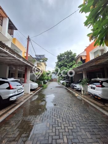 Jual Rumah Favorit Siap Huni LB 220m2 di Jagakarsa, Jakarta Selatan Jual Rumah Favorit Siap Huni LB 220m2 di Jagakarsa, Jakarta Selatan