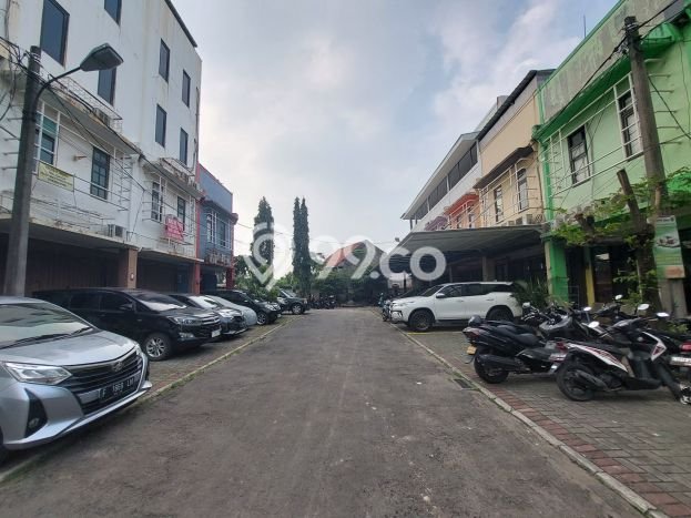Ruko Dijual di Prime Area Jakarta Selatan Luas 180m2 Ruko Dijual di Prime Area Jakarta Selatan Luas 180m2
