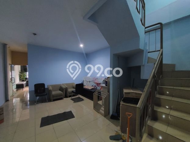 Ruko Dijual di Prime Area Jakarta Selatan Luas 180m2 Ruko Dijual di Prime Area Jakarta Selatan Luas 180m2