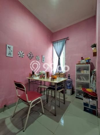 Rumah Luas Asri 2 KT Siap Pakai di Gunung Batu Bogor Rumah Luas Asri 2 KT Siap Pakai di Gunung Batu Bogor