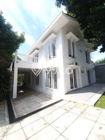 HOT DEAL! Vila di , Area 2100m2m², Lokasi Prima HOT DEAL! Vila di , Area 2100m2m², Lokasi Prima