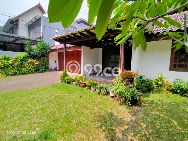 Rumah di Kebayoran Baru, Jakarta Selatan, Luas 368m2m² LB 366m2m² Rumah di Kebayoran Baru, Jakarta Selatan, Luas 368m2m² LB 366m2m²