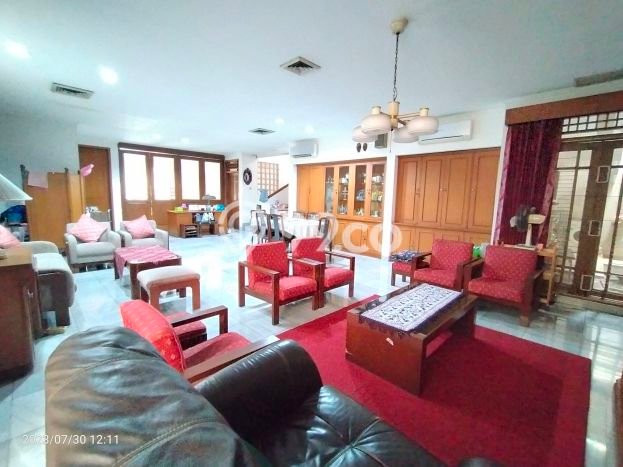 Rumah di Kebayoran Baru, Jakarta Selatan, Luas 368m2m² LB 366m2m² Rumah di Kebayoran Baru, Jakarta Selatan, Luas 368m2m² LB 366m2m²