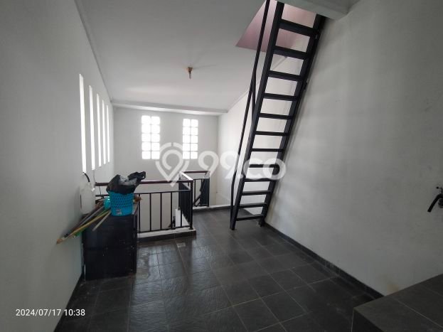 Hunian Mewah Dijual LT 244m2 di Beji, Depok Hunian Mewah Dijual LT 244m2 di Beji, Depok