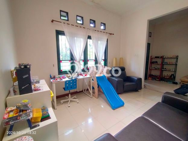 Rumah Elit LB 279m2 Siap Huni Desain Elegan di Sukmajaya, Depok Rumah Elit LB 279m2 Siap Huni Desain Elegan di Sukmajaya, Depok
