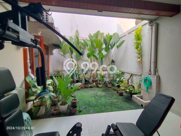 Rumah Elit LB 279m2 Siap Huni Desain Elegan di Sukmajaya, Depok Rumah Elit LB 279m2 Siap Huni Desain Elegan di Sukmajaya, Depok
