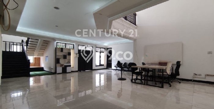 Hunian Mewah LB 450m2 Siap Pakai Desain Elegan di Cipete, Jakarta Selatan Hunian Mewah LB 450m2 Siap Pakai Desain Elegan di Cipete, Jakarta Selatan