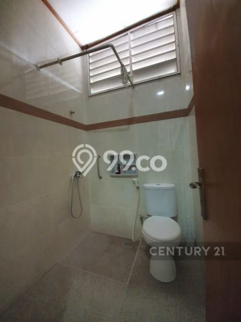 Siap Huni Hunian Elit 5 Kamar di Kebayoran Baru Dekat ke Mana Saja Siap Huni Hunian Elit 5 Kamar di Kebayoran Baru Dekat ke Mana Saja