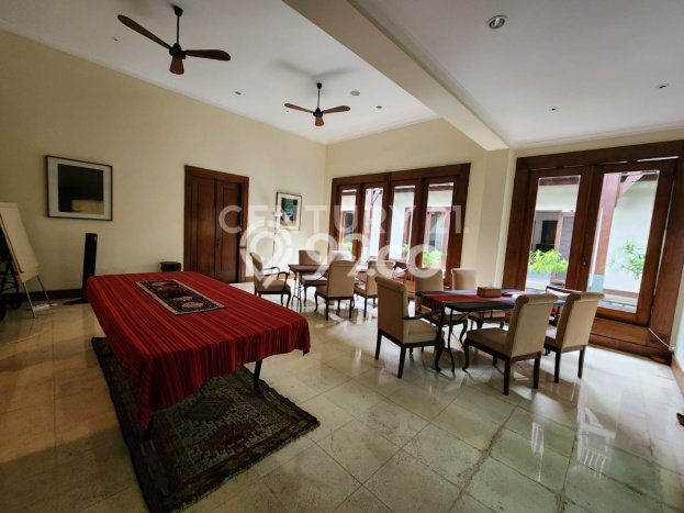 Hunian Eksklusif Dijual LT 1225m2 di Menteng, Jakarta Pusat Hunian Eksklusif Dijual LT 1225m2 di Menteng, Jakarta Pusat