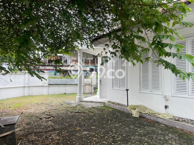 Rumah Mewah LB 300m2 Siap Pakai Desain Elegan di Cipete, Jakarta Selatan Rumah Mewah LB 300m2 Siap Pakai Desain Elegan di Cipete, Jakarta Selatan