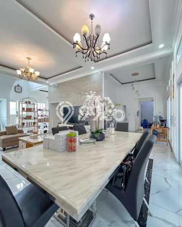 Rumah Siap Huni lokasi Bintaro, Tangerang Selatan, Luas 180m² Bangunan 300m² Rumah Siap Huni lokasi Bintaro, Tangerang Selatan, Luas 180m² Bangunan 300m²
