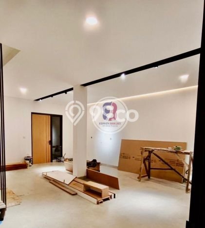 Jual Rumah Luas Elegan Dengan View Eksklusif di Sektor 1 - Bintaro, Jakarta Selatan Jual Rumah Luas Elegan Dengan View Eksklusif di Sektor 1 - Bintaro, Jakarta Selatan