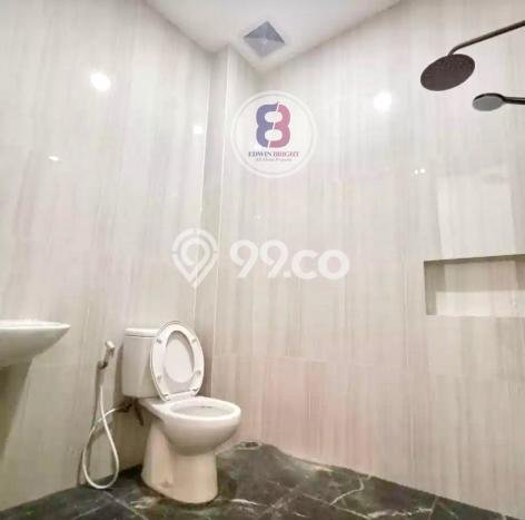 Rumah Strategis Bintaro, Tangerang Selatan, Luas 119m² Bangunan 230m² Rumah Strategis Bintaro, Tangerang Selatan, Luas 119m² Bangunan 230m²