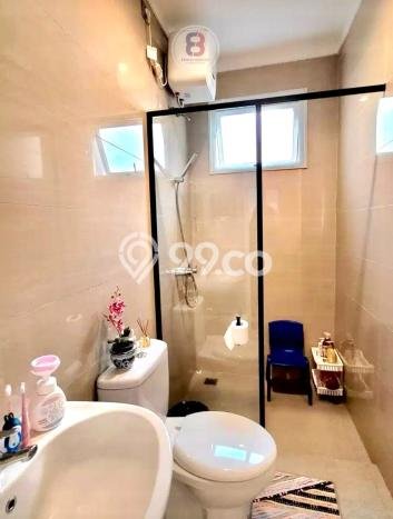 KESEMPATAN EMAS! Rumah Berkualitas area Bintaro, Tangerang Selatan, LT 204m² Bangunan 216m² KESEMPATAN EMAS! Rumah Berkualitas area Bintaro, Tangerang Selatan, LT 204m² Bangunan 216m²