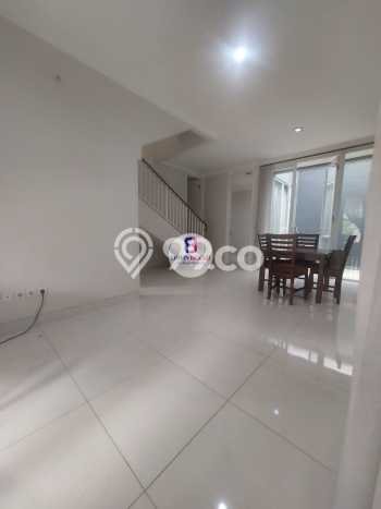 Rumah Elit Modern Tanpa Renovasi di Bintaro Tangerang Selatan Rumah Elit Modern Tanpa Renovasi di Bintaro Tangerang Selatan