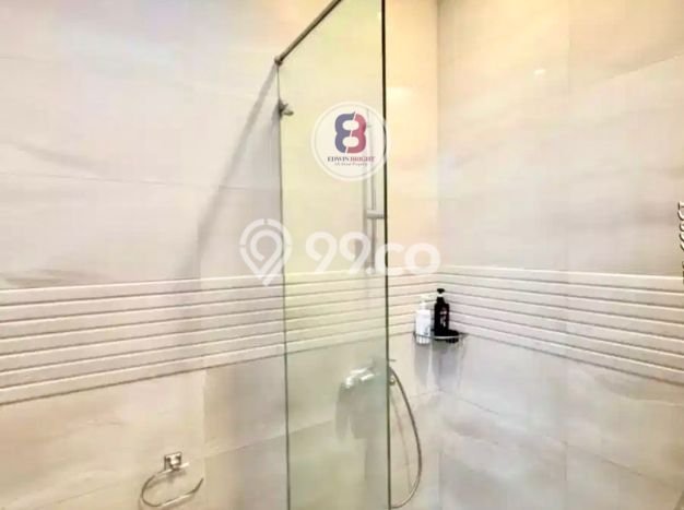 Rumah Mewah LB 200m2 Siap Pakai Desain Elegan di Bintaro, Tangerang Selatan Rumah Mewah LB 200m2 Siap Pakai Desain Elegan di Bintaro, Tangerang Selatan