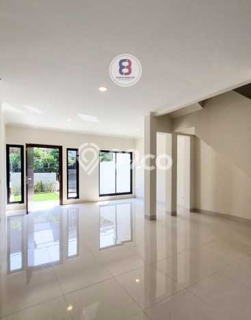 Properti Strategis 5 KT Luas Tanah 147m² di Bintaro, Tangerang Selatan Properti Strategis 5 KT Luas Tanah 147m² di Bintaro, Tangerang Selatan