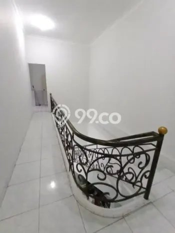 Dijual Rumah 4 Kamar Lokasi Ideal Bagus dan Strategis di Kelapa Gading Dijual Rumah 4 Kamar Lokasi Ideal Bagus dan Strategis di Kelapa Gading