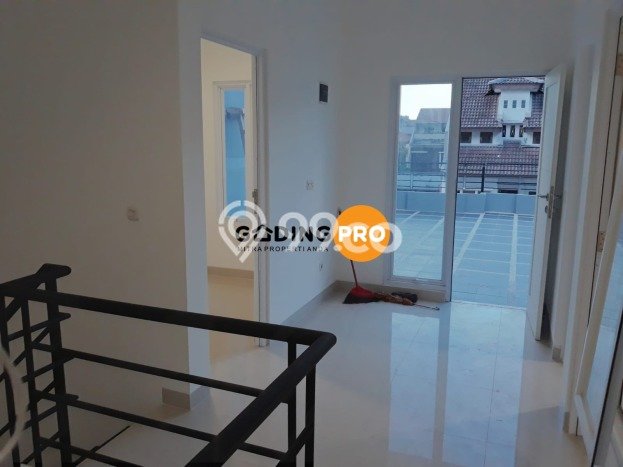 Siap Huni Rumah Mewah 3 Kamar di Kelapa Gading Dekat ke Mana Pun Siap Huni Rumah Mewah 3 Kamar di Kelapa Gading Dekat ke Mana Pun