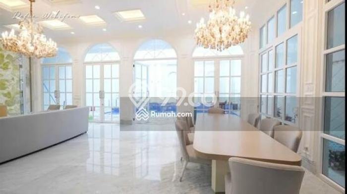Rumah Berkualitas dengan Luas Tanah 360m² di Kawasan Elite Kelapa Gading, Jakarta Utara Rumah Berkualitas dengan Luas Tanah 360m² di Kawasan Elite Kelapa Gading, Jakarta Utara