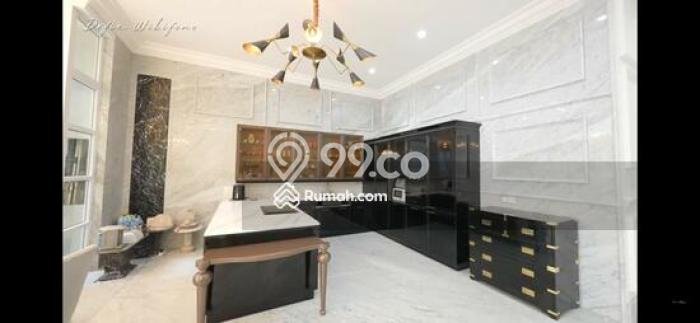 Rumah Berkualitas dengan Luas Tanah 360m² di Kawasan Elite Kelapa Gading, Jakarta Utara Rumah Berkualitas dengan Luas Tanah 360m² di Kawasan Elite Kelapa Gading, Jakarta Utara