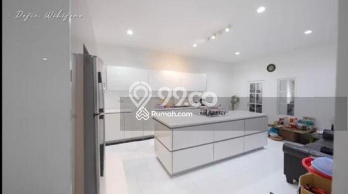 Rumah Berkualitas dengan Luas Tanah 360m² di Kawasan Elite Kelapa Gading, Jakarta Utara Rumah Berkualitas dengan Luas Tanah 360m² di Kawasan Elite Kelapa Gading, Jakarta Utara