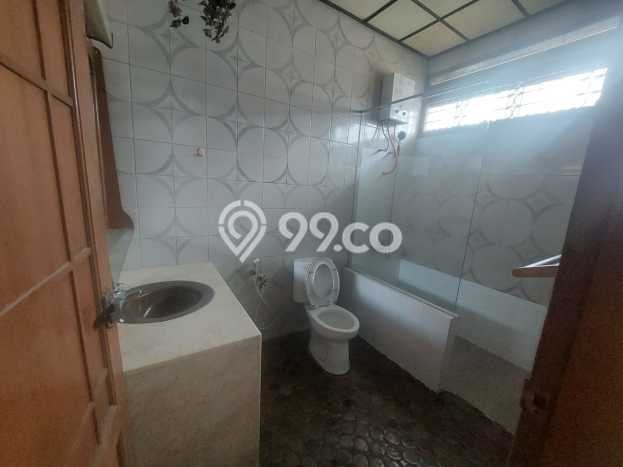 Disewakan! Rumah 4 Kamar Tidur &
2 Kamar Mandi di Bandung Kota, Bandung Disewakan! Rumah 4 Kamar Tidur &
2 Kamar Mandi di Bandung Kota, Bandung
