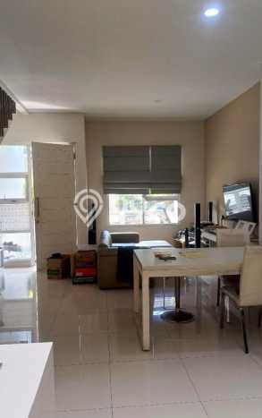 Jual Rumah Eksklusif 3 KT di Taman Holis Indah, Bandung Jual Rumah Eksklusif 3 KT di Taman Holis Indah, Bandung