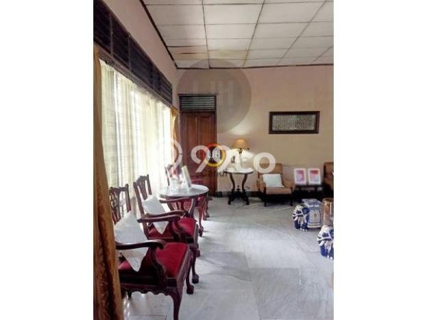 Siap Huni Rumah Mewah 6 Kamar di Semarang Timur Dekat ke Mana Saja Siap Huni Rumah Mewah 6 Kamar di Semarang Timur Dekat ke Mana Saja