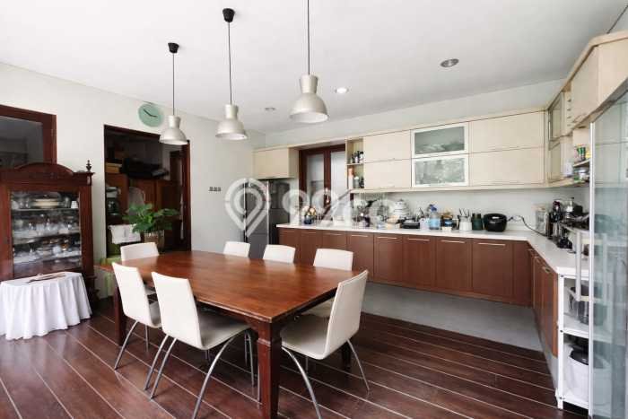 Dijual Rumah Mewah Elegan Dengan View Eksklusif di Rempoa, Tangerang Selatan Dijual Rumah Mewah Elegan Dengan View Eksklusif di Rempoa, Tangerang Selatan