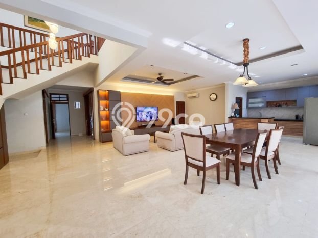Hunian Kondisi Baik Disewakan di Pondok Indah, Jakarta Selatan LT 450m2, LB 600m2 Hunian Kondisi Baik Disewakan di Pondok Indah, Jakarta Selatan LT 450m2, LB 600m2