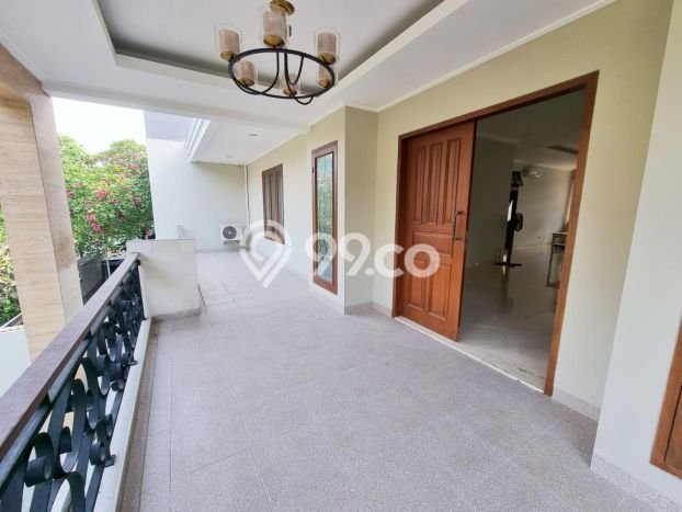 Hunian Kondisi Baik Disewakan di Pondok Indah, Jakarta Selatan LT 450m2, LB 600m2 Hunian Kondisi Baik Disewakan di Pondok Indah, Jakarta Selatan LT 450m2, LB 600m2