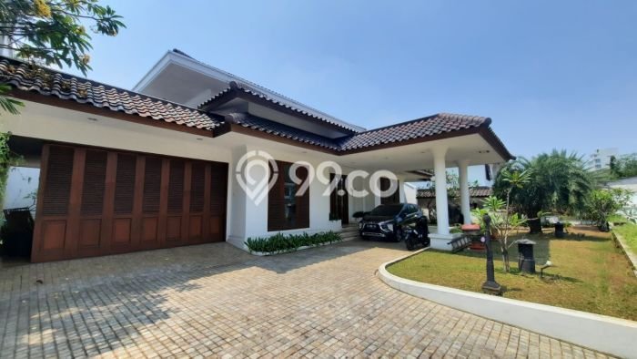 Hunian Eksklusif 5 KT / 4 KM untuk Disewa di Pejaten, Jakarta Selatan Hunian Eksklusif 5 KT / 4 KM untuk Disewa di Pejaten, Jakarta Selatan