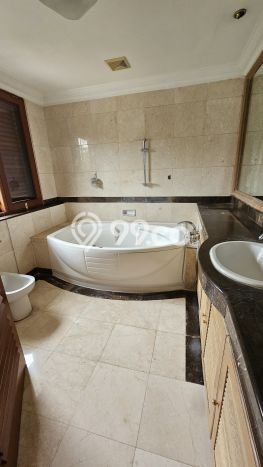 Disewakan! Rumah 5 Kamar Tidur &
4 Kamar Mandi di Pejaten, Jakarta Selatan Disewakan! Rumah 5 Kamar Tidur &
4 Kamar Mandi di Pejaten, Jakarta Selatan