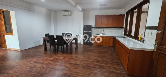 Disewakan! Rumah 5 Kamar Tidur &
4 Kamar Mandi di Pejaten, Jakarta Selatan Disewakan! Rumah 5 Kamar Tidur &
4 Kamar Mandi di Pejaten, Jakarta Selatan